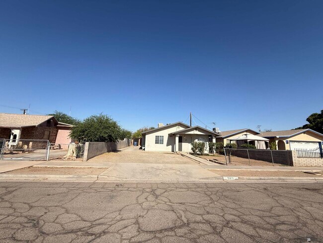 Foto del edificio - 140 N 16th Ave