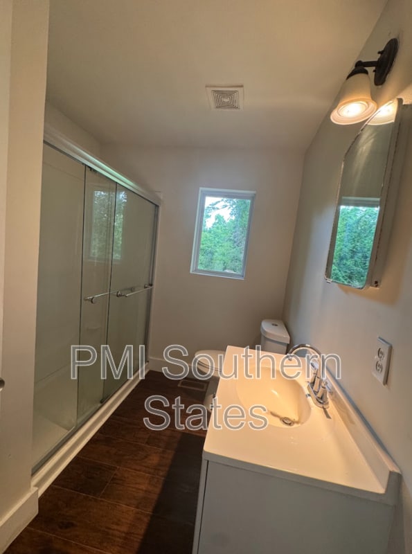 Building Photo - 110 Stone Creek Dr