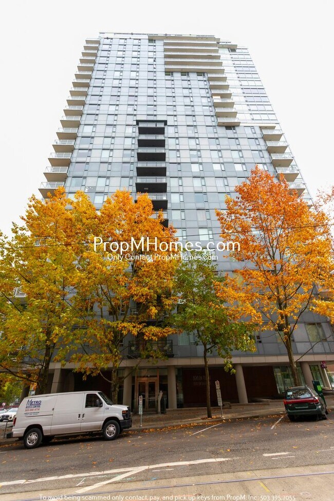 Foto del edificio - Modern 2-Bedroom Condo with Stunning Views in the Benson Tower - DEPOSIT SPECIAL