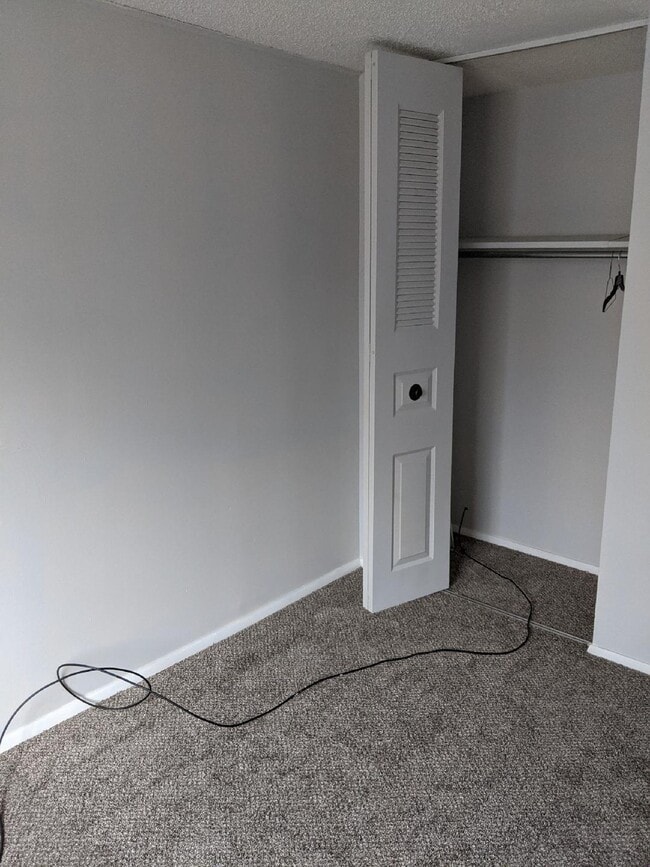 Building Photo - 8236 Knights Bridge Rd