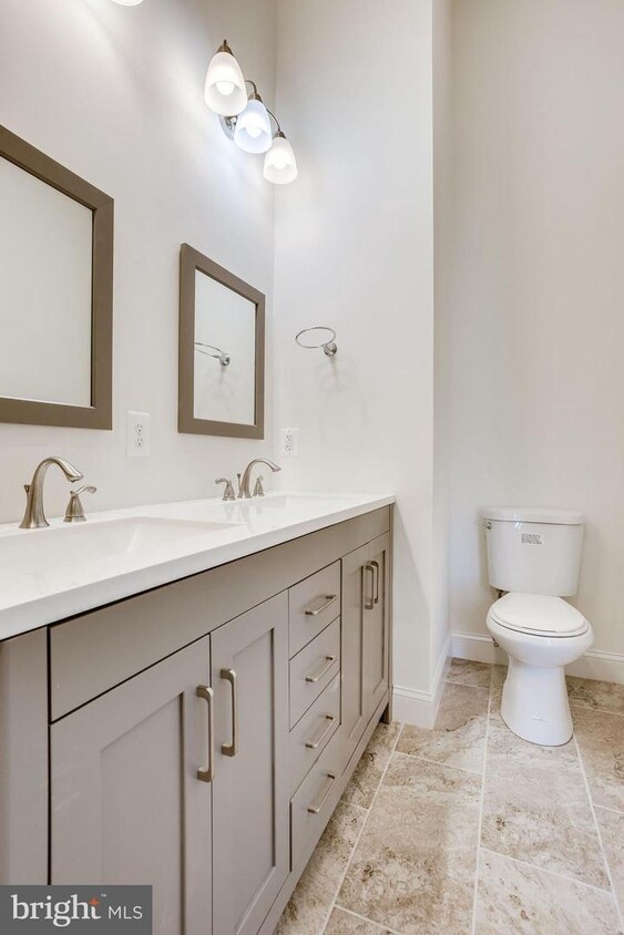 Photo - 14711 Beaumeadow Dr (Centreville, VA)