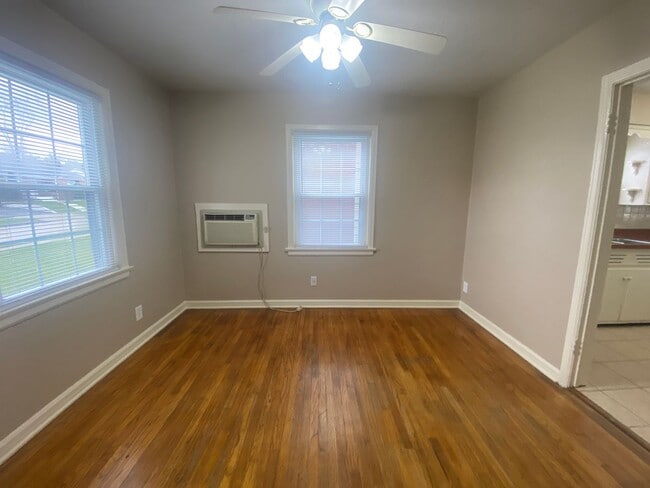 Building Photo - 4028 Monroe St