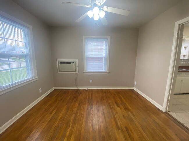 Foto del edificio - 4028 Monroe St