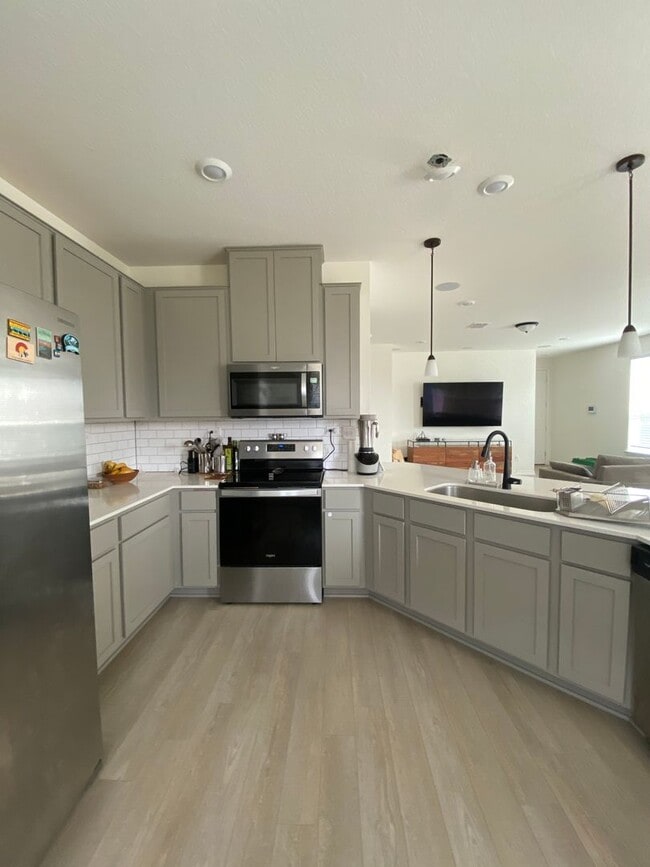 Building Photo - NEAR MEDICAL CENTER AND UTSA! BEAUTIFUL 2 ...