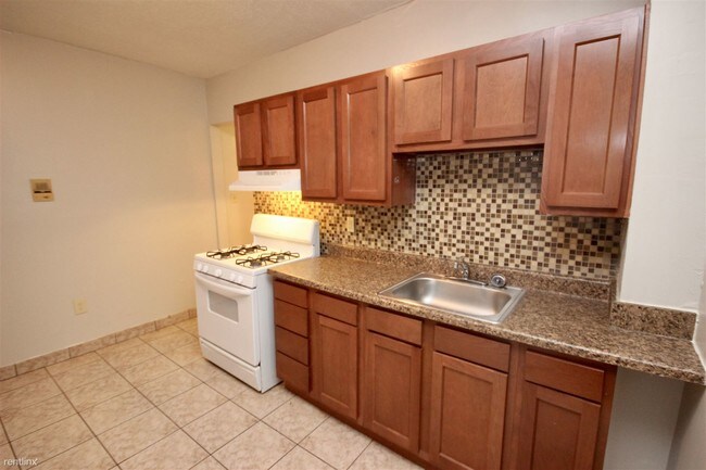 Building Photo - 1 br, 1 bath Apartment - 1937 Delaware Ave