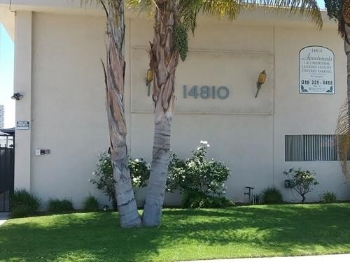 Building Photo - 14810 Halldale Ave