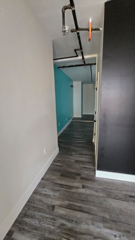 Foto del edificio - 64 Logan Ave