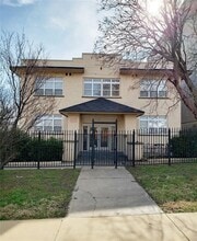 Building Photo - 910 NW 13th St