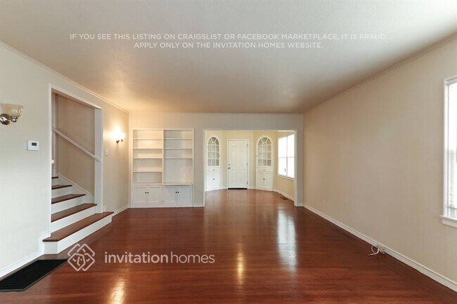 Foto del edificio - 215 W 10th St