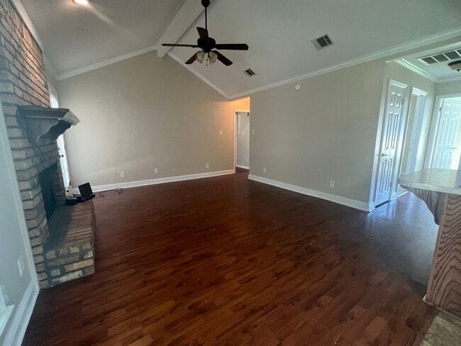 Building Photo - Brick home in Cedar Square