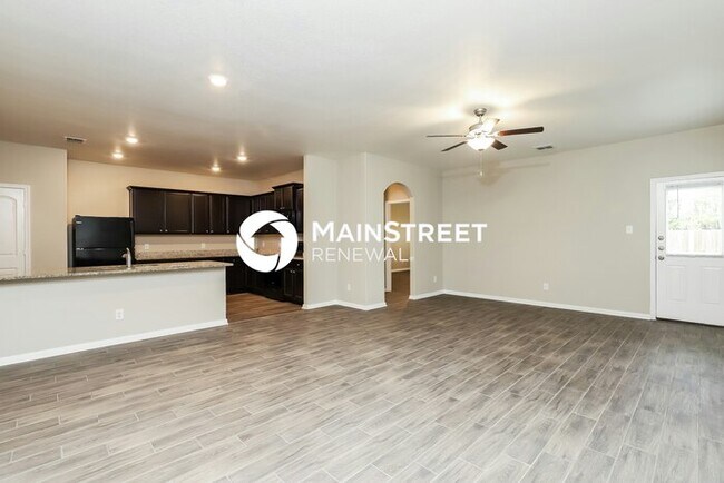 Foto del edificio - 5 Bedroom Pet-Friendly Home in NEW BRAUNFE...