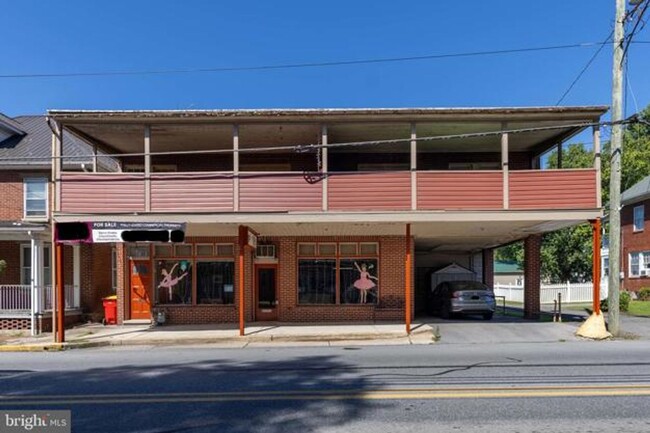 Building Photo - Spacious Apartment in Mercersburg