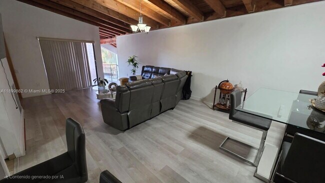 Foto del edificio - 6924 SW 114th Pl