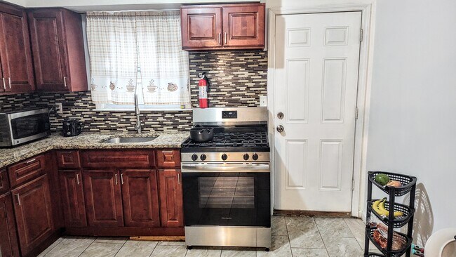 Cocina - 8 Van Nostrand Ave