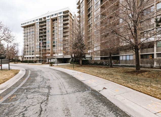 Towers - 241 N Vine St