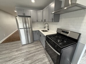 Building Photo - 906 Alcyon Dr