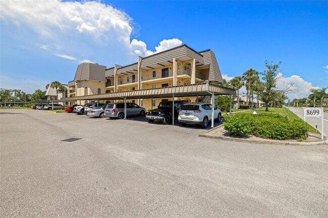 Building Photo - 8699 Bardmoor Blvd