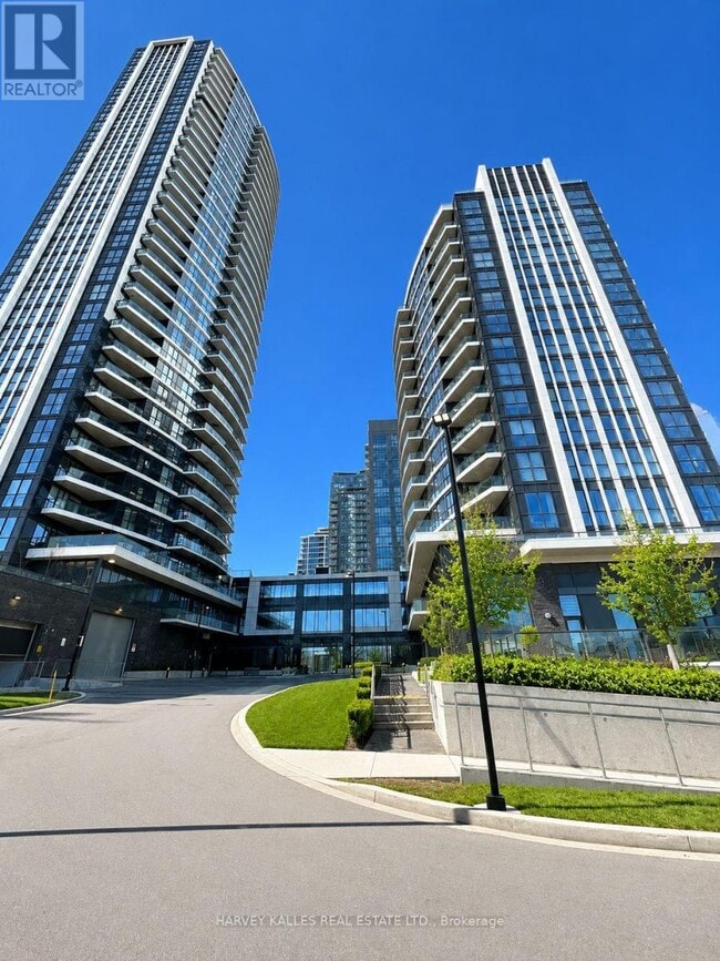 Building Photo - 65 Watergarden Dr