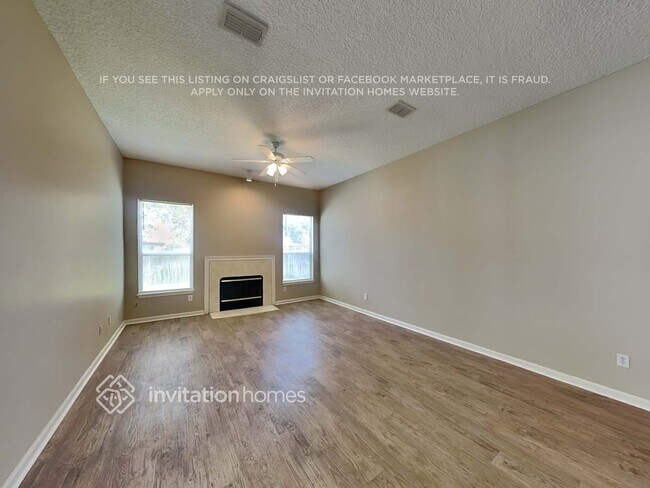 Foto del edificio - 1029 Deer View Ln