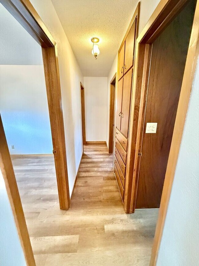 Foto del edificio - 4 Bedroom - 2 Bath Ranch Style Home with 2...