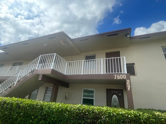 Foto del edificio - 7600 NW 5th Ct