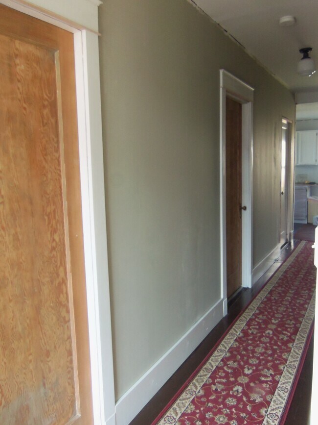 Foto del edificio - 215 N Emmett Ave