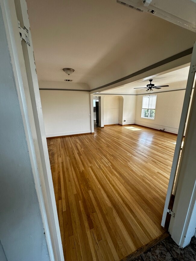 Sala de estar - 1200 N Hoover St