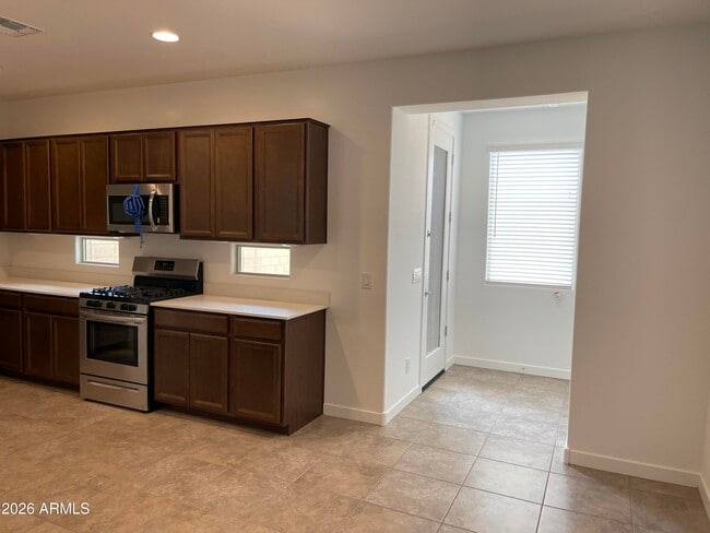 Building Photo - 16424 W Questa Dr