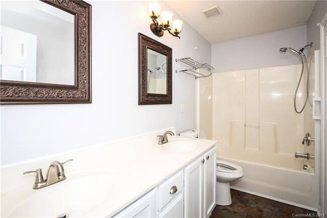 Building Photo - 2928 Mayer House Ct