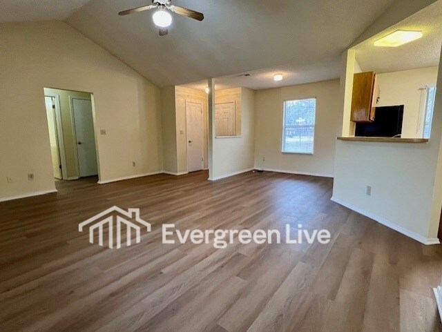 Foto del edificio - 100 Aleron Ct