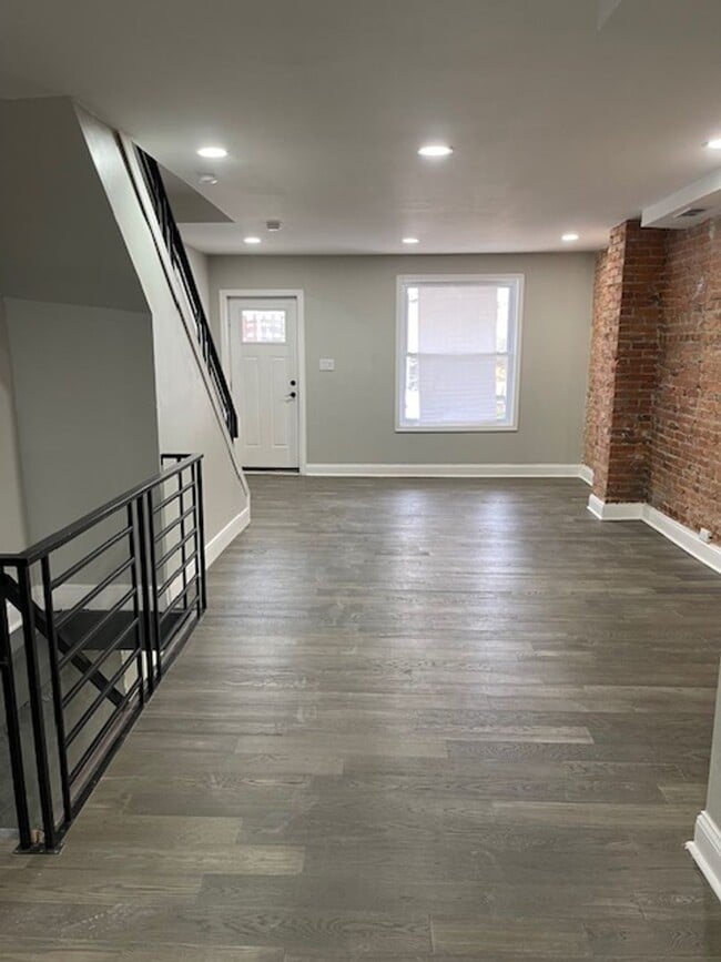 Building Photo - Modern Haddington Home
