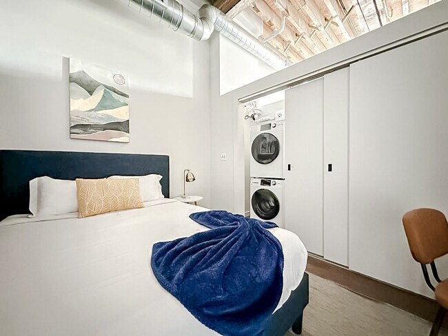 Foto del edificio - 403 W 4th St N