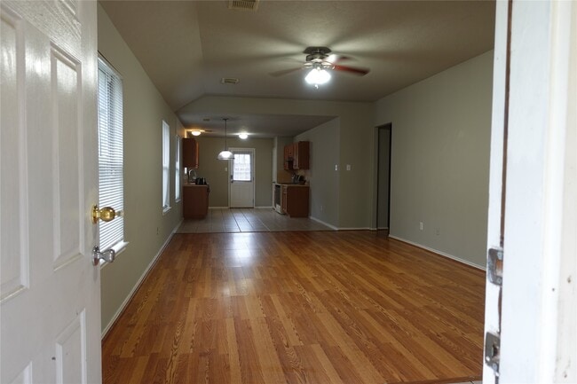 Building Photo - 9123 River Dale Canyon Ln