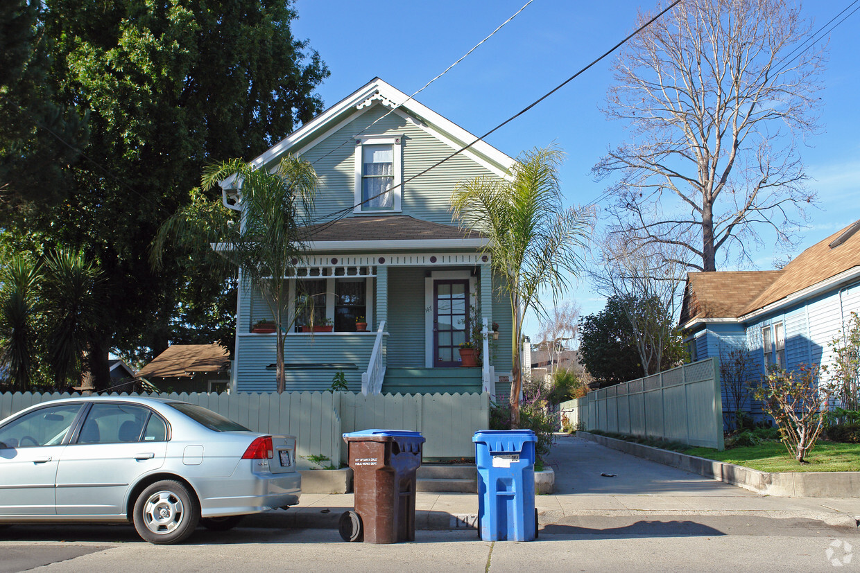Primary Photo - 147 Market St