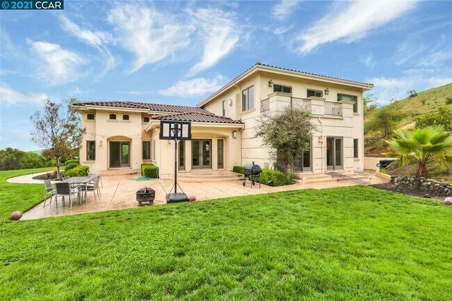 Foto del edificio - 2851 Spring Creek Ln