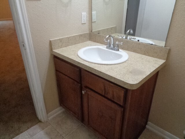 Foto del edificio - 7925 Silver Oak Dr