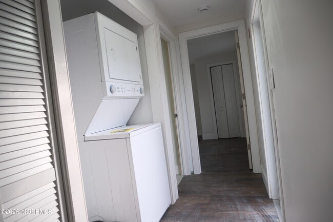 Building Photo - 335 Adams St