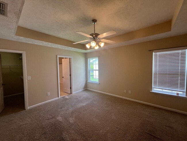 Building Photo - Cute 3 BR 2 Bath 1 Car Garage in Lake Fore...