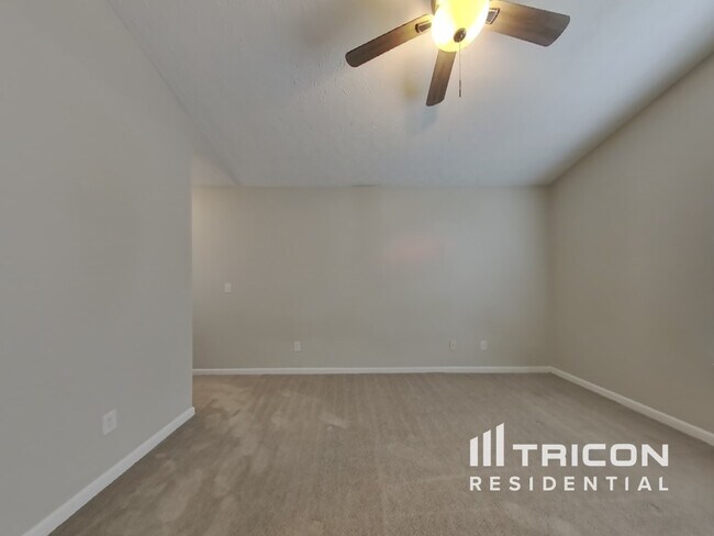 Foto del edificio - 264 Silver Ridge Dr