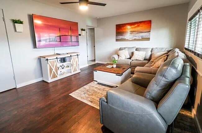 Foto del edificio - 3312 36th Ave W