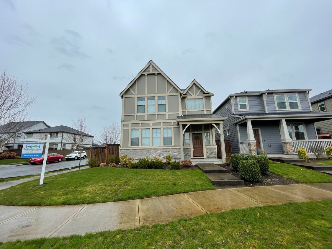 Primary Photo - Lovely North Plains 4Bd 2.5Ba Home with Ja...