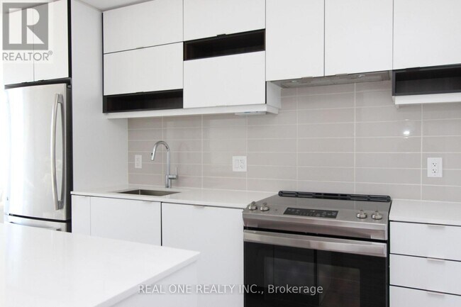 Photo du bâtiment - 4065 Confederation Pkwy