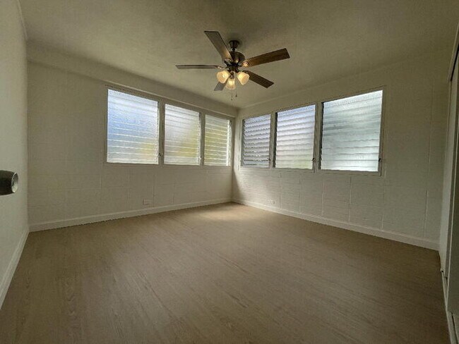 Building Photo - To register for the showing time below, note the 4 digit code: 3845 and click "APPLY NOW."(mobile...