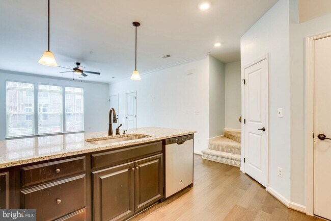 Foto del edificio - 41441 Black Cherry Terrace