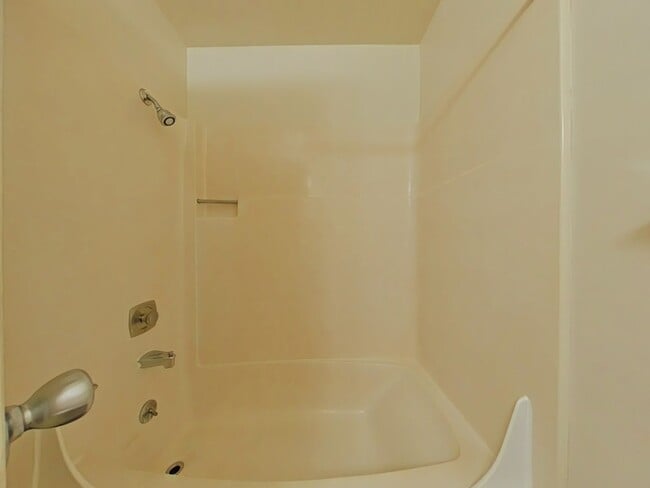 Building Photo - 1 Bedroom Studio ~ Albany