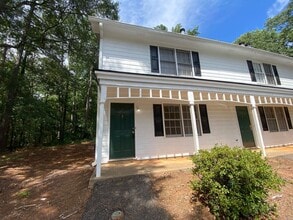 Building Photo - 240 Highland Park Dr