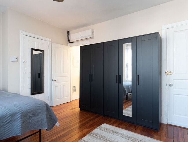 Building Photo - 4504 Regent St