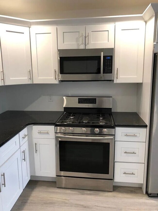 Foto del edificio - 2217 Reed St