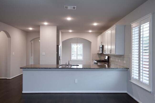 Building Photo - 383 Leadtree Loop