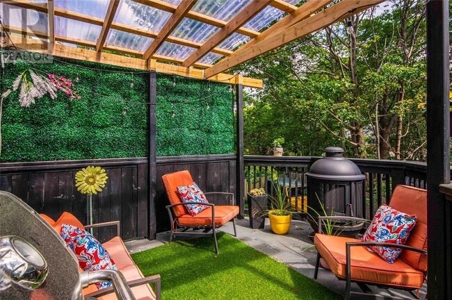 Building Photo - 92 Patrick St